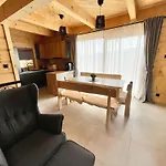 Goralskie Chalet *